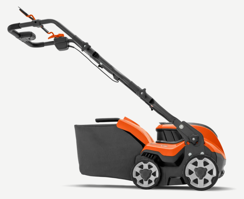 HUSQVARNA S 138i s akumulátorem a nabíječkou