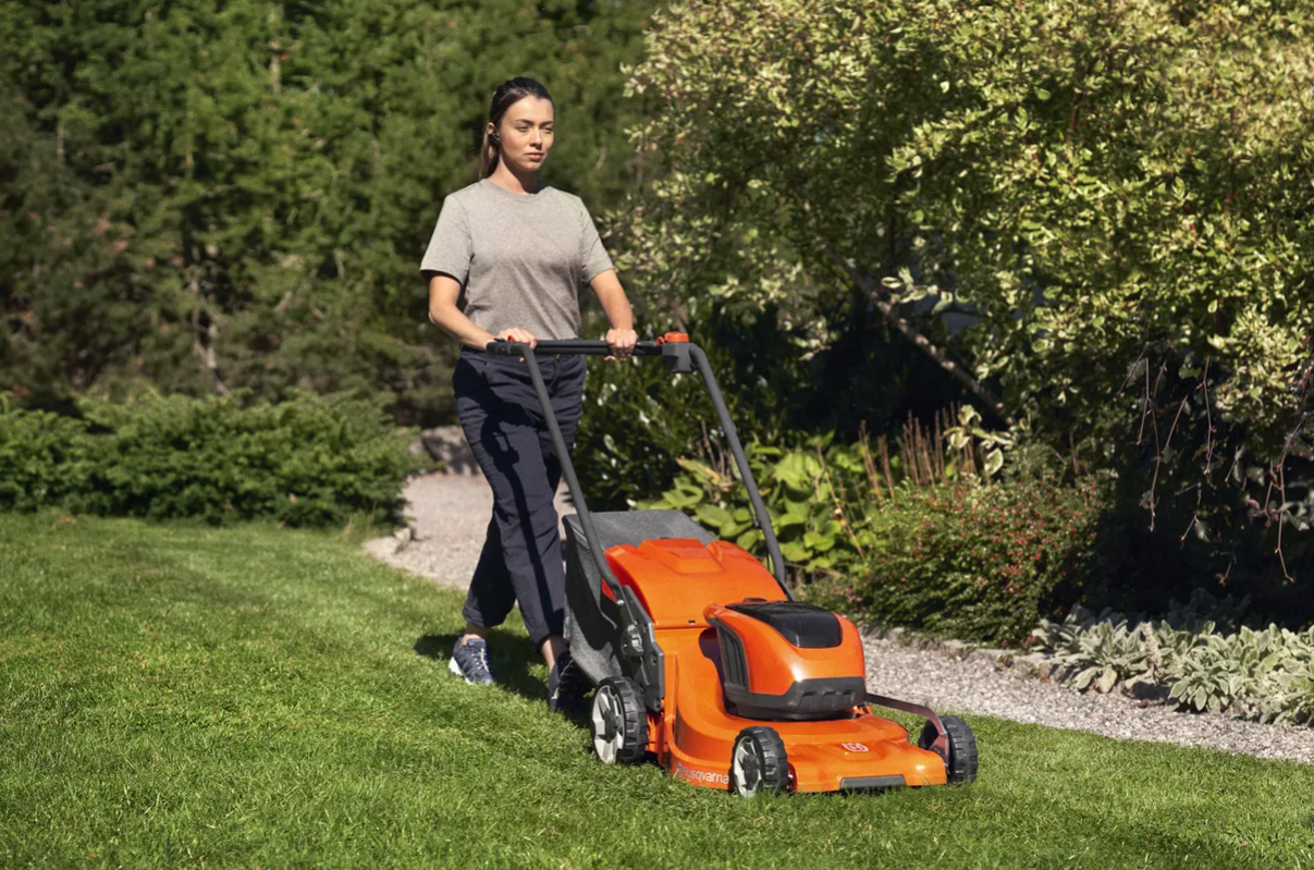 HUSQVARNA LC 247i bez akumulátoru a nabíječky