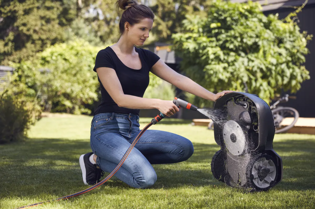 HUSQVARNA AUTOMOWER® 305